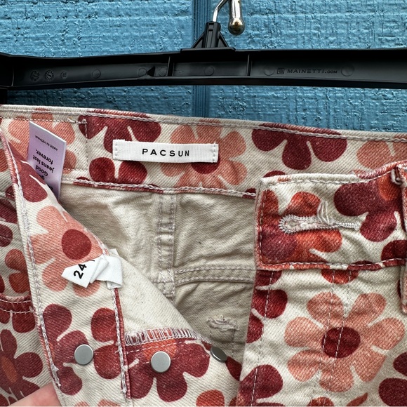 Pacsun 70’s flower pink and red jeans - Picture 3 of 5